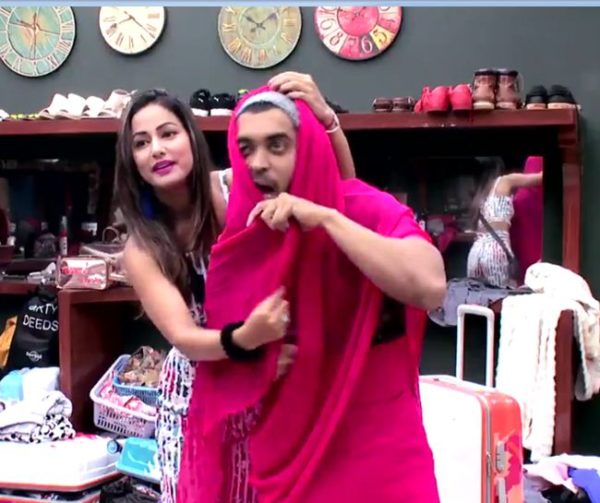 BB 11 New Task. Arshi Takes Full Advantage Of This & Makes Hiten Touch Her - RVCJ Media