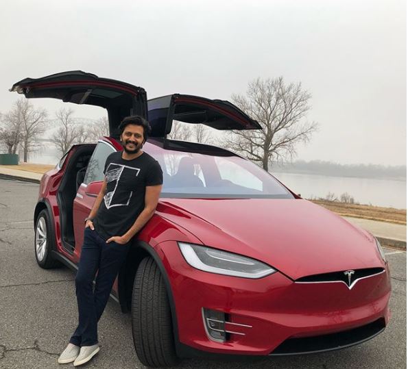 Genelia's Birthday Gift For Riteish Deshmukh Proves That He's Really A Lucky Husband - RVCJ Media