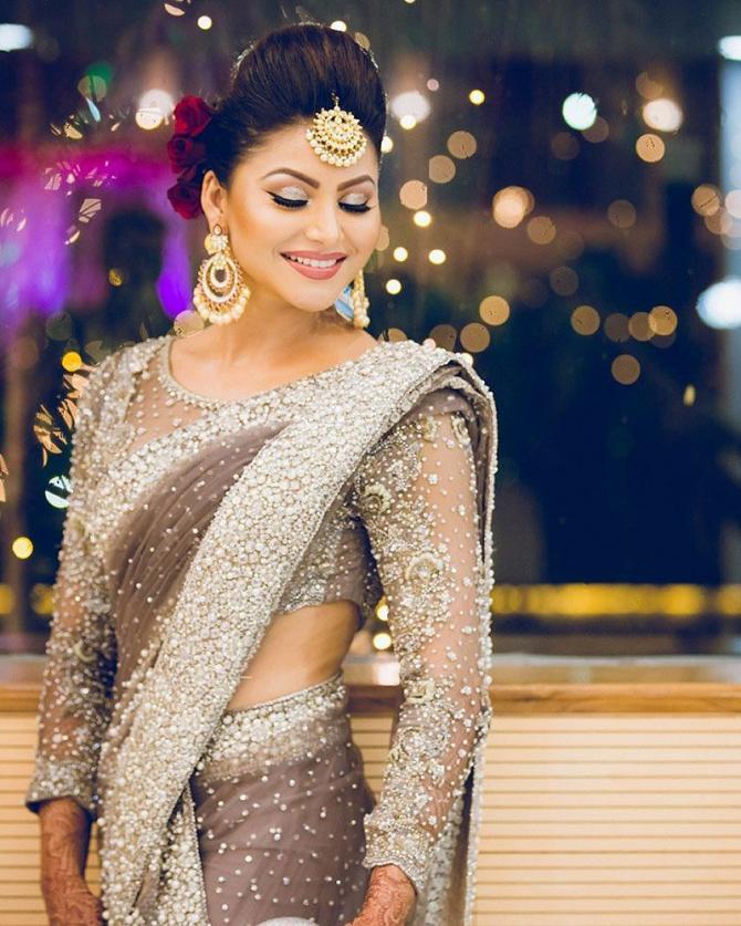 9 Bollywood Actresses Who Wore Really Expensive Dresses. Many Can'T Afford Them 2 9 Bollywood Actresses Who Wore Really Expensive Dresses. Many Can't Afford Them - RVCJ Media