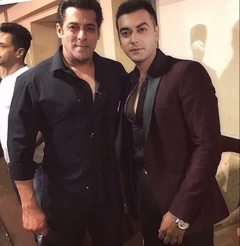 After Bigg Boss 11 Finale, Host Salman Partied With Contestants Whole Night. See Pics - RVCJ Media