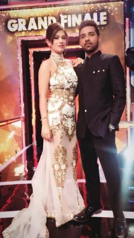 After Bigg Boss 11 Finale, Host Salman Partied With Contestants Whole Night. See Pics - RVCJ Media