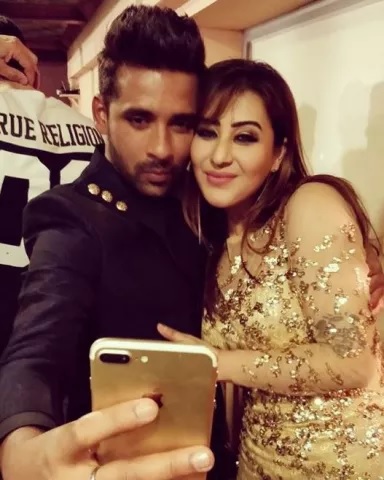 After Bigg Boss 11 Finale, Host Salman Partied With Contestants Whole Night. See Pics - RVCJ Media