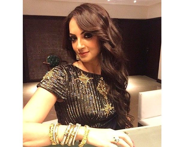 10 Famous Bollywood Celebrity Wives Who Are As Successful As Their Husbands Are &Amp; Earning Millions 10 10 Famous Bollywood Celebrity Wives Who Are As Successful As Their Husbands Are & Earning Millions - RVCJ Media
