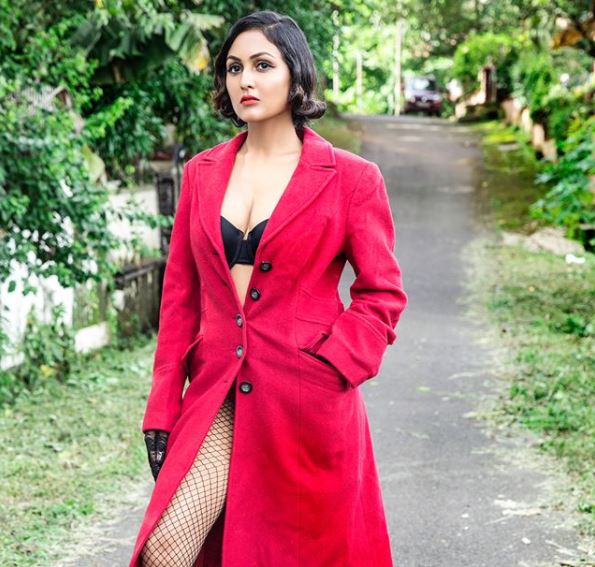 Santoshi Maa Actress Archana Taide Looks Totally Different From Her Tv Avatar. 5 Santoshi Maa Actress Archana Taide Looks Totally Different From Her TV Avatar. - RVCJ Media