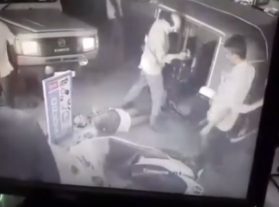 Man Falls From The 4Th Floor. Cctv Footage Reveals People Looked On And Nobody Helped Him 2 Man Falls From The 4th Floor. CCTV Footage Reveals People Looked On And Nobody Helped Him - RVCJ Media