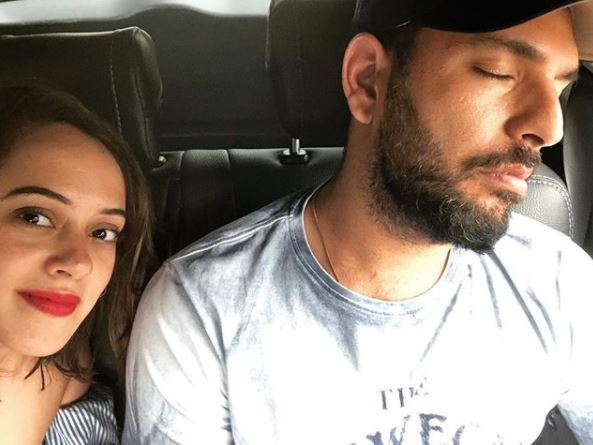 Yuvraj Singh Tried To Troll Wife Hazel Keech, She Trolled Him Back &Amp; Took The Best Revenge Ever 5 Yuvraj Singh Tried To Troll Wife Hazel Keech, She Trolled Him Back & Took The Best Revenge Ever - RVCJ Media