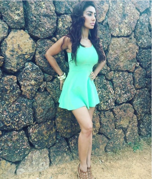Ex-Bigg Boss Contestant &Amp; “Wanted” Actress Maheck Chahal’s Hot Bathtub Scene From “Nirdosh” Leaked 2 Ex-Bigg Boss Contestant & “Wanted” Actress Maheck Chahal’s Hot Bathtub Scene From “Nirdosh” Leaked - RVCJ Media