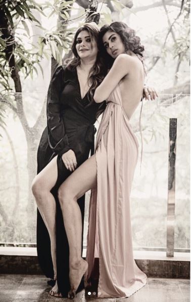 Mouni Roy's Dress Invited Many Dirty Comments. Some Asked Her To Have S*X With Them - RVCJ Media