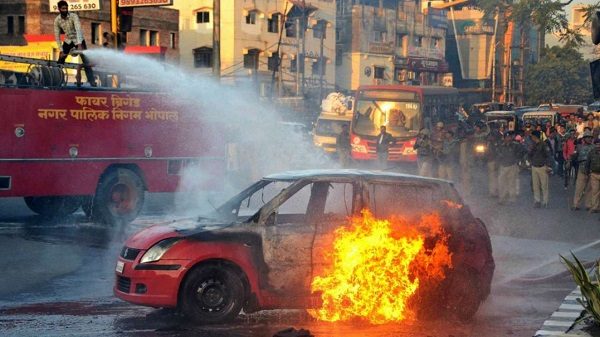 Karni Sena Activists Burn Fellow Member’s Car During Protest. Twitter Calls It High Level Of Stupidity - RVCJ Media