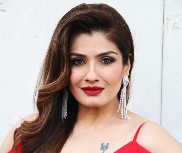 Raveena Tandon Shut Down A Troller Like A Boss Who Tried To Teach Her On Religion 2 Raveena Tandon Shut Down A Troller Like A Boss Who Tried To Teach Her On Religion - RVCJ Media
