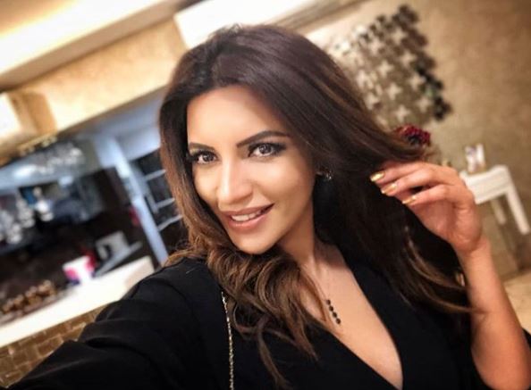 Trollers Called Shama Sikander's Body Parts Juicy & Melons .She Had An Epic Reply For Them RVCJ Media
