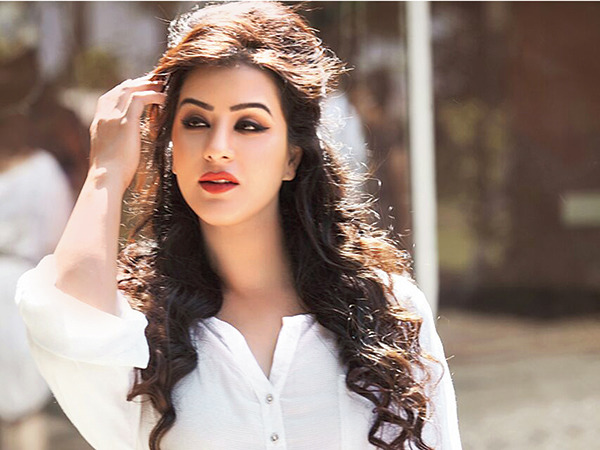 10 Pics Of Bigg Boss 11 Winner Shilpa Shinde Which Make Her Look In 20s. She's Beautiful - RVCJ Media