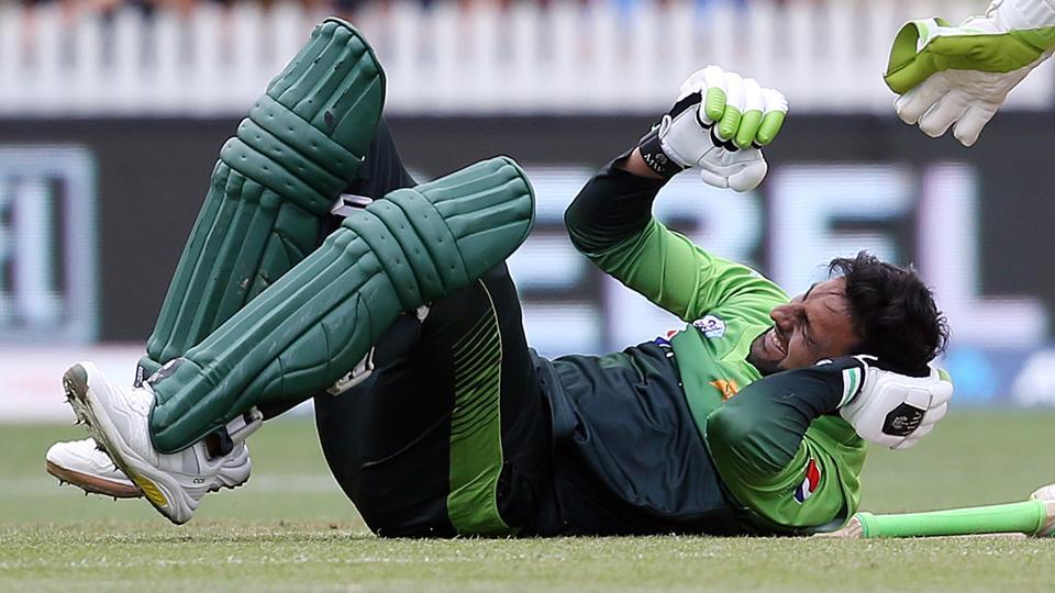 Shikhar Dhawan Asked Shoaib Malik About His Health On Twitter. Gets Trolled By Indian Fans 2 Shikhar Dhawan Asked Shoaib Malik About His Health On Twitter. Gets Trolled By Indian Fans - RVCJ Media