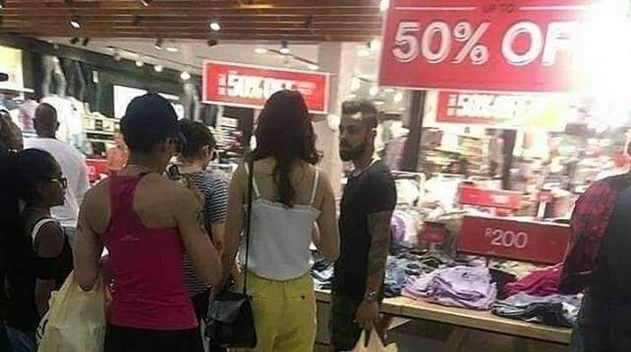 Virat &Amp; Anushka Spotted Shopping At A 50% Sale. Get Trolled By Twitterati 3 Virat & Anushka Spotted Shopping At A 50% Sale. Get Trolled by Twitterati - RVCJ Media