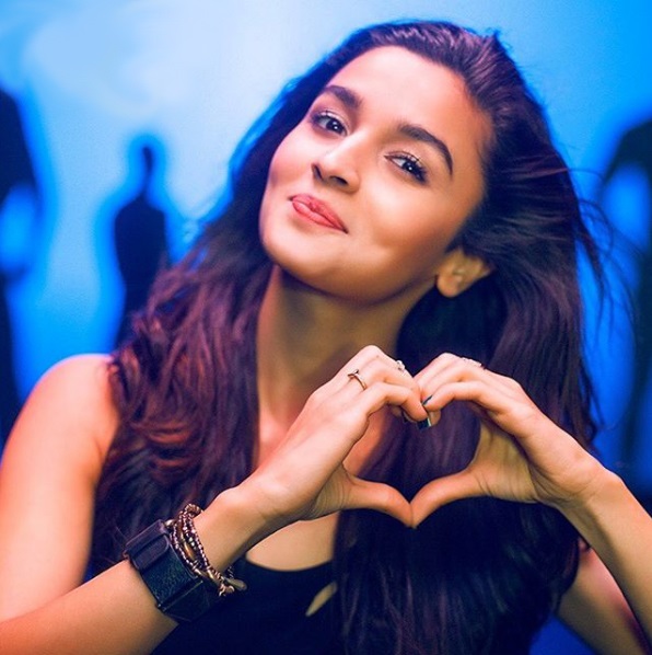 Alia Bhatt'S Sanju Review Is Out. It Will Make Ranbir Fans Happy 3 Alia Bhatt's Sanju Review Is Out. It Will Make Ranbir Fans Happy - RVCJ Media