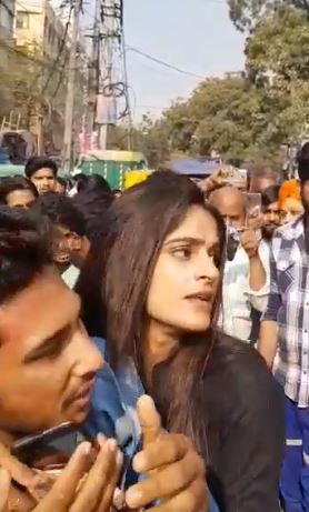 2 Young Men Chased Delhi Woman &Amp; Passed Comments. She Taught Them A Lesson For Life 2 2 Young Men Chased Delhi Woman & Passed Comments. She Taught Them A Lesson For Life - RVCJ Media