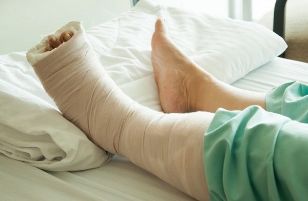 Man Fractured His Leg While Trying To Escape After Raping Neighbour At Gunpoint. Karma Is B**** 2 Man Fractured His Leg While Trying To Escape After Raping Neighbour At Gunpoint. Karma Is B**** RVCJ Media