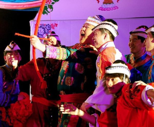 From Shooting The Bride To Spitting On Her Head, 10 Bizarre Wedding Rituals Popular In The World 2 From Shooting The Bride To Spitting On Her Head, 10 Bizarre Wedding Rituals Popular In The World - RVCJ Media