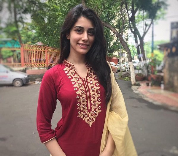 8 Facts About Warina Hussain, Loveratri’s Gorgeous Actress Whom Salman Himself Introduced 6 8 Facts About Warina Hussain, Loveratri’s Gorgeous Actress Whom Salman Himself Introduced - RVCJ Media