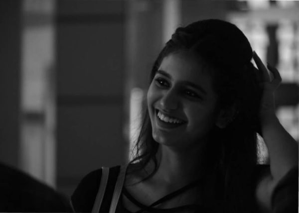 Priya Prakash Posted A New Pic &Amp; Fans Went Crazy Over Her Smile. Even Arjun Kapoor Liked Her Photo 3 Priya Prakash Posted A New Pic & Fans Went Crazy Over Her Smile. Even Arjun Kapoor Liked Her Photo - RVCJ Media