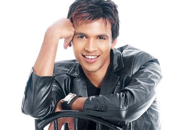 Remember Indian Idol 1 Winner Abhijeet Sawant? Here’s What He Is Up To Now 3 Remember Indian Idol 1 Winner Abhijeet Sawant? Here’s What He Is Up To Now - RVCJ Media