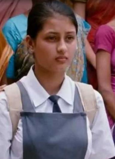 Young Girl Who Played Hrithik'S Sister In Agneepath Looks Stunning Now. Check Out Her Photos 2 Young Girl Who Played Hrithik's Sister In Agneepath Looks Stunning Now. Check Out Her Photos - RVCJ Media