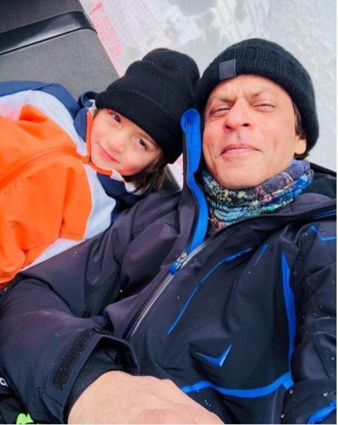 Shah Rukh Khan Gets Trolled For His Latest Pic With AbRam. People Called Him Buddha - RVCJ Media