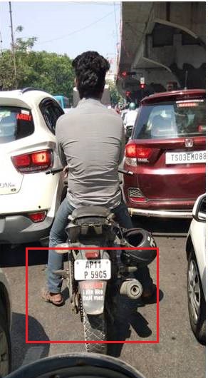 Brave Biker Wrote, “No Helmet I Die Like Real Men”. Traffic Police Trolled Him In The Best Way - RVCJ Media