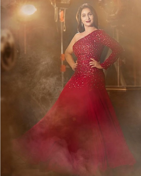 Remember Salman’s Sister In “Bandhan”? Even At The Age Of 52, She Looks So Hot &Amp; Young 6 Remember Salman’s Sister In “Bandhan”? Even At The Age Of 52, She Looks So Hot & Young - RVCJ Media