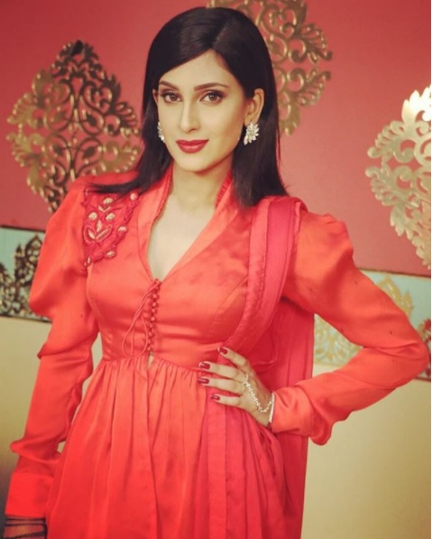 Kya Haal Mr. Panchal Actress Reena Aggarwal Got Bitten By Dog On Face During Shooting. See Pics 2 Kya Haal Mr. Panchal Actress Reena Aggarwal Got Bitten By Dog On Face During Shooting. See Pics - RVCJ Media