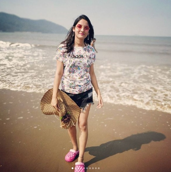 Want To Know Who’s The Mystery Girl In Rcb Vs Kkr Match? Here She Is 4 Want To Know Who’s The Mystery Girl In RCB Vs KKR Match? Here She Is - RVCJ Media
