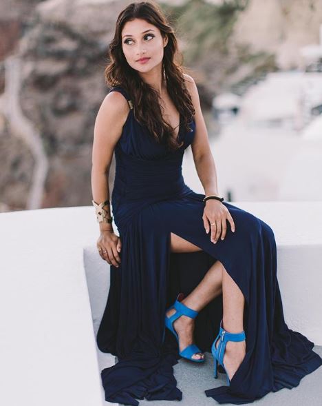 Manoj Tiwary And His Wife Make A Stunning Pair And These Pictures Are Proof 5 Manoj Tiwary And His Wife Make A Stunning Pair And These Pictures Are Proof - RVCJ Media