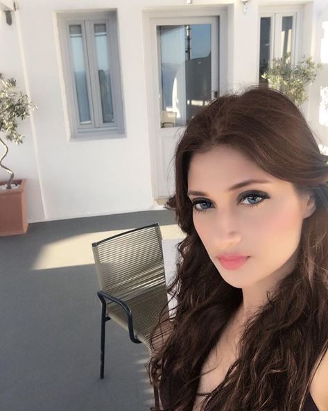 Manoj Tiwary And His Wife Make A Stunning Pair And These Pictures Are Proof 6 Manoj Tiwary And His Wife Make A Stunning Pair And These Pictures Are Proof - RVCJ Media