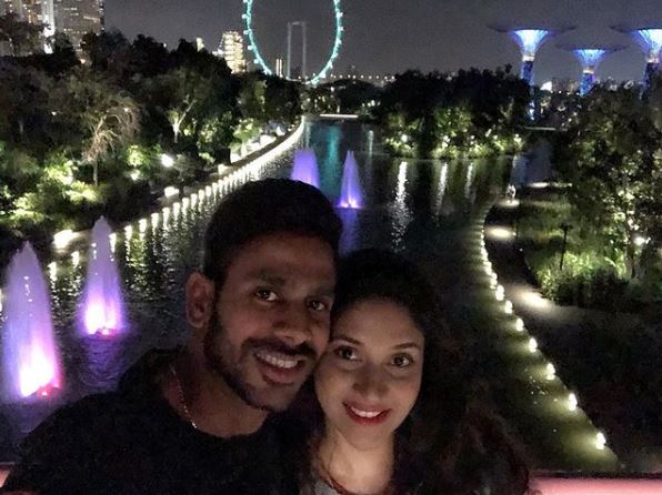 Manoj Tiwary And His Wife Make A Stunning Pair And These Pictures Are Proof 13 Manoj Tiwary And His Wife Make A Stunning Pair And These Pictures Are Proof - RVCJ Media