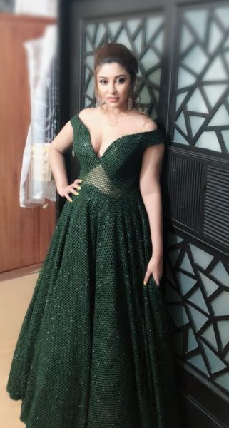 Payal Ghosh Won Best Debutant Award. We Loved Her Hot Avatar - RVCJ Media