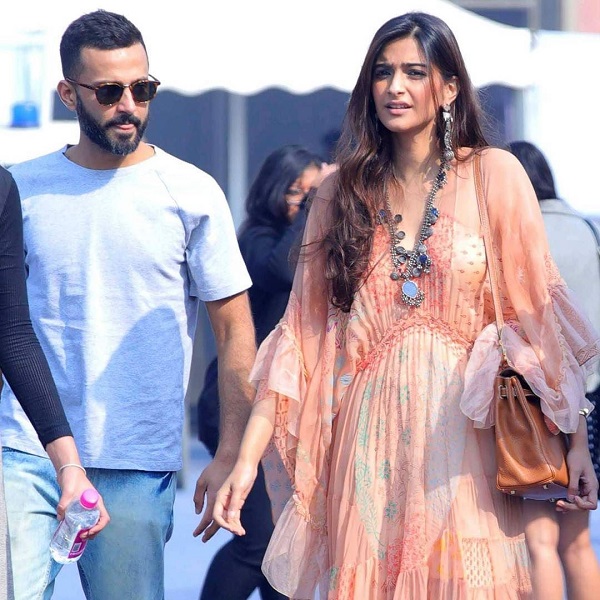 Anand Ahuja Has Made This Bedroom Rule For Sonam Kapoor. She Has To Accept It 3 Anand Ahuja Has Made This Bedroom Rule For Sonam Kapoor. She Has To Accept It - RVCJ Media