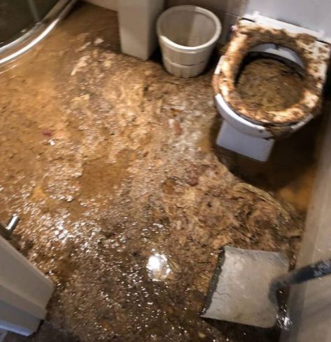 Man Got Worst Job Ever. You Won't Do It Even If You Get Rs 10 Lakhs - RVCJ Media