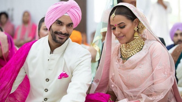 Hater Trolled Neha &Amp; Said She Married A Younger Man. Neha’s Reply Shows She Doesn’t Give A Damn 2 Hater Trolled Neha & Said She Married A Younger Man. Neha’s Reply Shows She Doesn’t Give A Damn - RVCJ Media