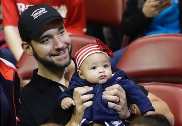 11 Celebrity Dads Who Have Proved They Are No Less Than Moms When It Comes To Parenting 10 11 Celebrity Dads Who Have Proved They Are No Less Than Moms When It Comes To Parenting RVCJ Media