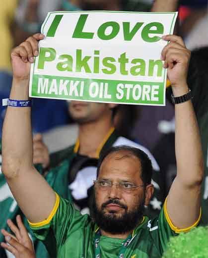 10 Highly Creative Posters That Were Spotted In The Hands Of Cricket Fans. You'Ll Love Them 11 10 Highly Creative Posters That Were Spotted In The Hands Of Cricket Fans. You'll Love Them - RVCJ Media