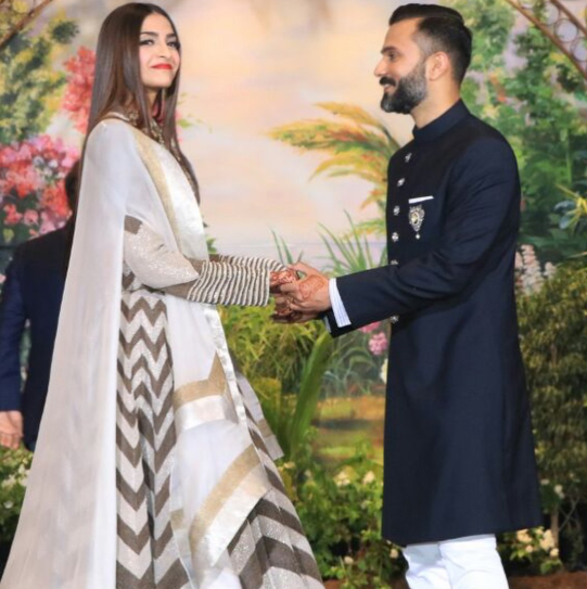 Sonam Kapoor's Reception Pics Are Out. She's Looking Too Pretty - RVCJ Media