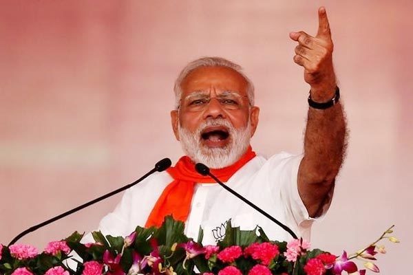 Narendra Modi Asks People To Donate For BJP Party. Users Say "15 Lakh Mein Se Kaat Lo" - RVCJ Media