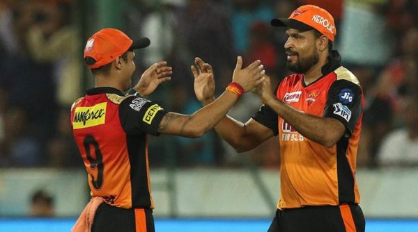 Yusuf Pathan And Irfan Have A Hilarious Discussion On Twitter After Taking Dramatic Catch Of Kohli 2 Yusuf Pathan And Irfan Have A Hilarious Discussion On Twitter After Taking Dramatic Catch Of Kohli - RVCJ Media
