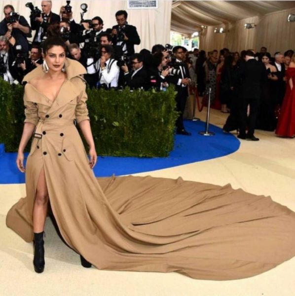 Priyanka Chopra'S Met Gala 2018 Dress Took 250 Hours To Be Crafted. People Are Loving It So Much 2 Priyanka Chopra's Met Gala 2018 Dress Took 250 Hours To Be Crafted. People Are Loving It So Much - RVCJ Media