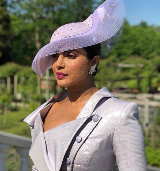 Someone Criticised Priyanka For Not Wearing Sari On Royal Wedding. Twitter Taught Her A Good Lesson 3 Someone Criticised Priyanka For Not Wearing Sari On Royal Wedding. Twitter Taught Her A Good Lesson - RVCJ Media