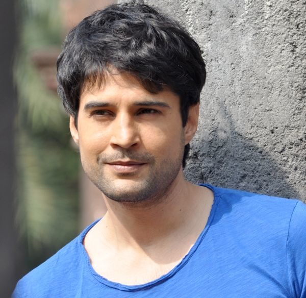 10 Popular Tv Stars Who Are Making Comeback On Small Screen In 2018 2 10 Popular TV Stars Who Are Making Comeback On Small Screen In 2018 - RVCJ Media