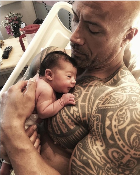 11 Celebrity Dads Who Have Proved They Are No Less Than Moms When It Comes To Parenting 11 11 Celebrity Dads Who Have Proved They Are No Less Than Moms When It Comes To Parenting RVCJ Media