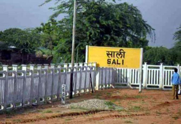 10 Funniest Railway Station Names In India. They Are Too Hilarious To Miss 4 10 Funniest Railway Station Names In India. They Are Too Hilarious To Miss - RVCJ Media