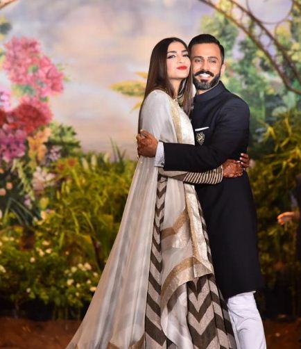 Sonam Kapoor's Reception Pics Are Out. She's Looking Too Pretty - RVCJ Media
