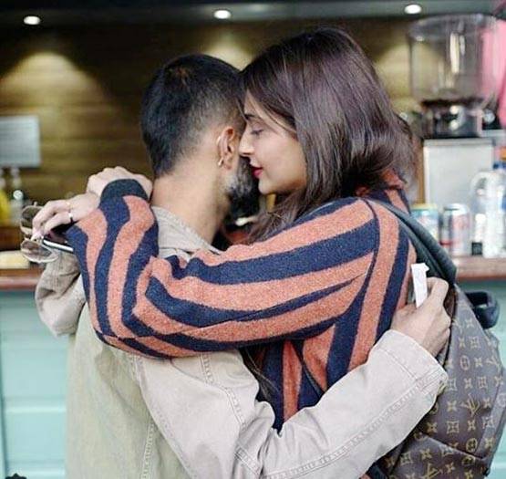 Sonam Kapoor & Anand Ahuja Share Their First Pic After Marriage. They Look So Romantic - RVCJ Media